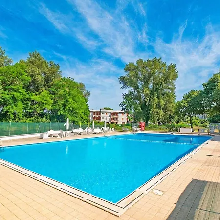 La Dolce - With Shared Pool And Large Terrace Lido delle Nazioni