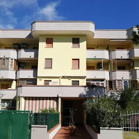 Apartment La Dolce - With Shared Pool And Large Terrace