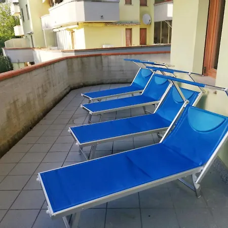 La Dolce - With Shared Pool And Large Terrace Apartment