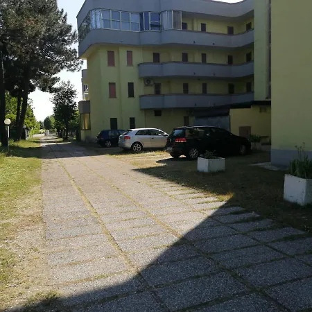 Apartman La Dolce - With Shared Pool And Large Terrace