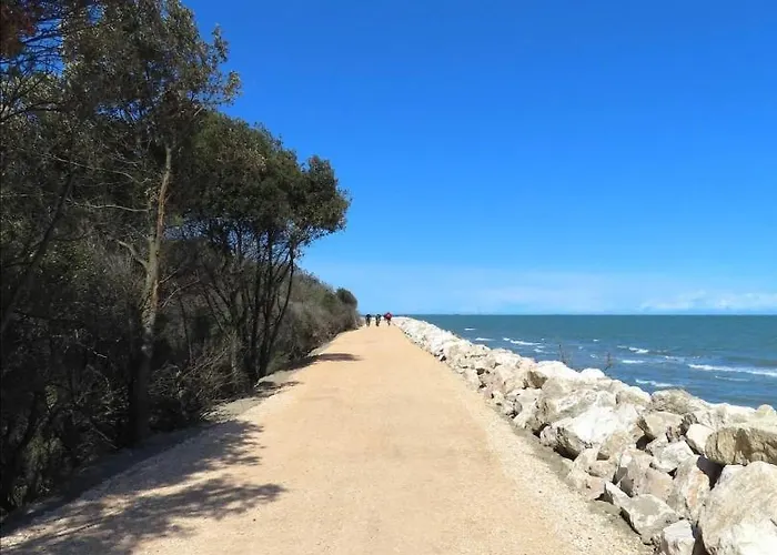 La Dolce - With Shared Pool And Large Terrace Lido delle Nazioni