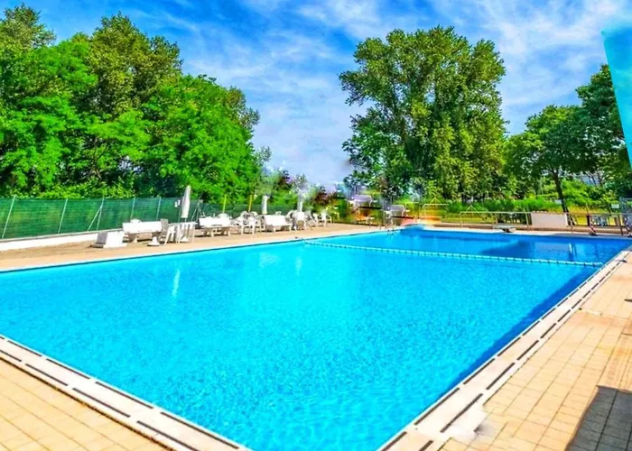 Apartment La Dolce - With Shared Pool And Large Terrace Lido delle Nazioni