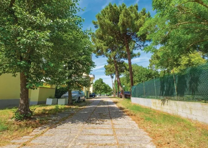 La Dolce - With Shared Pool And Large Terrace *