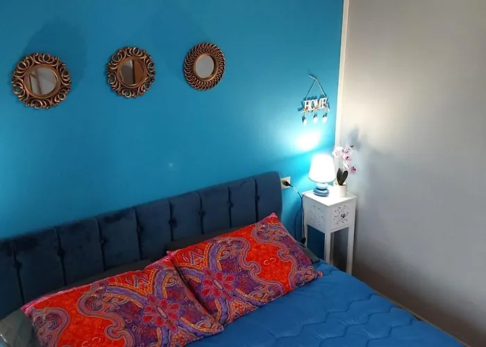 Apartment La Dolce - With Shared Pool And Large Terrace