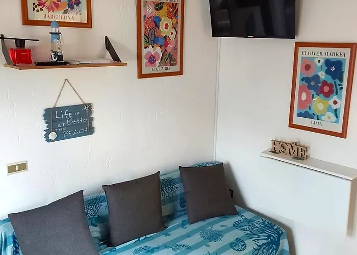 La Dolce - With Shared Pool And Large Terrace 아파트 리도 델레 나지오니