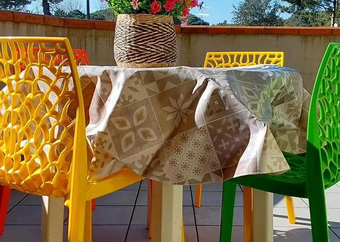 Apartment La Dolce - With Shared Pool And Large Terrace